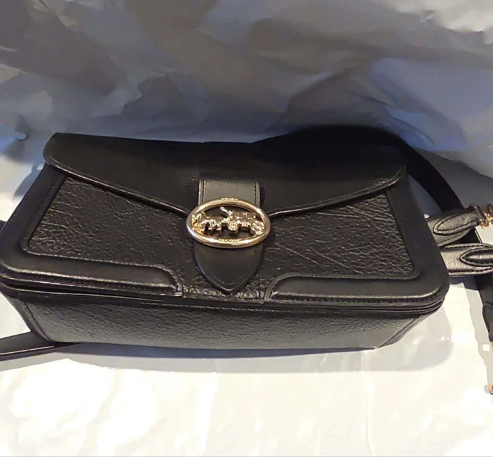 Coach compact shoulder
